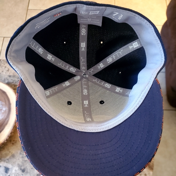 New Era Chicago Bears 2017 Official Sideline Hat - Picture 7 of 7